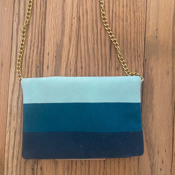 Wristlet with gold chain - Picture 2 of 5